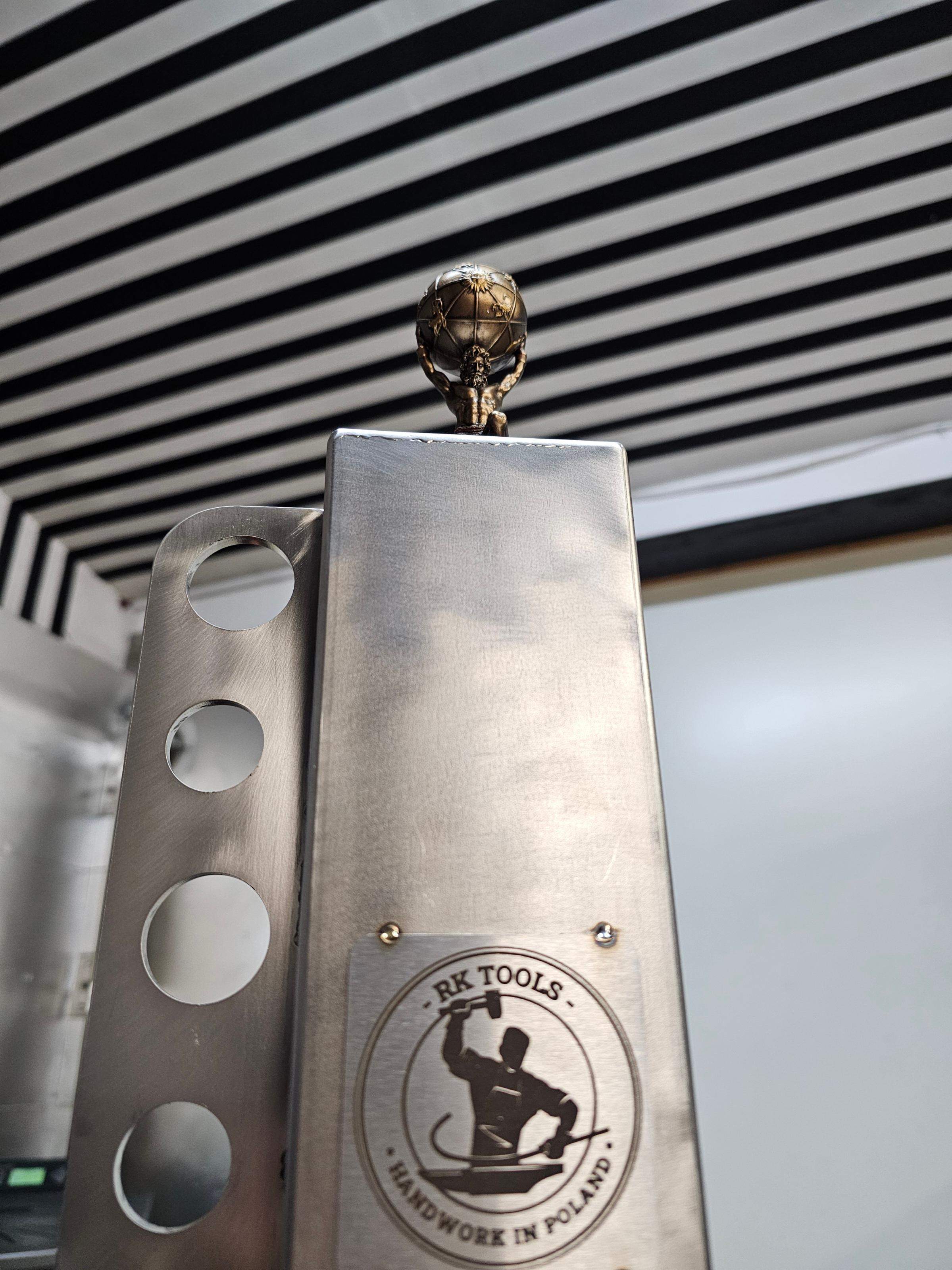 WIEŻA DO CIĄGNIĘCIA AKUMULATOROWA 4