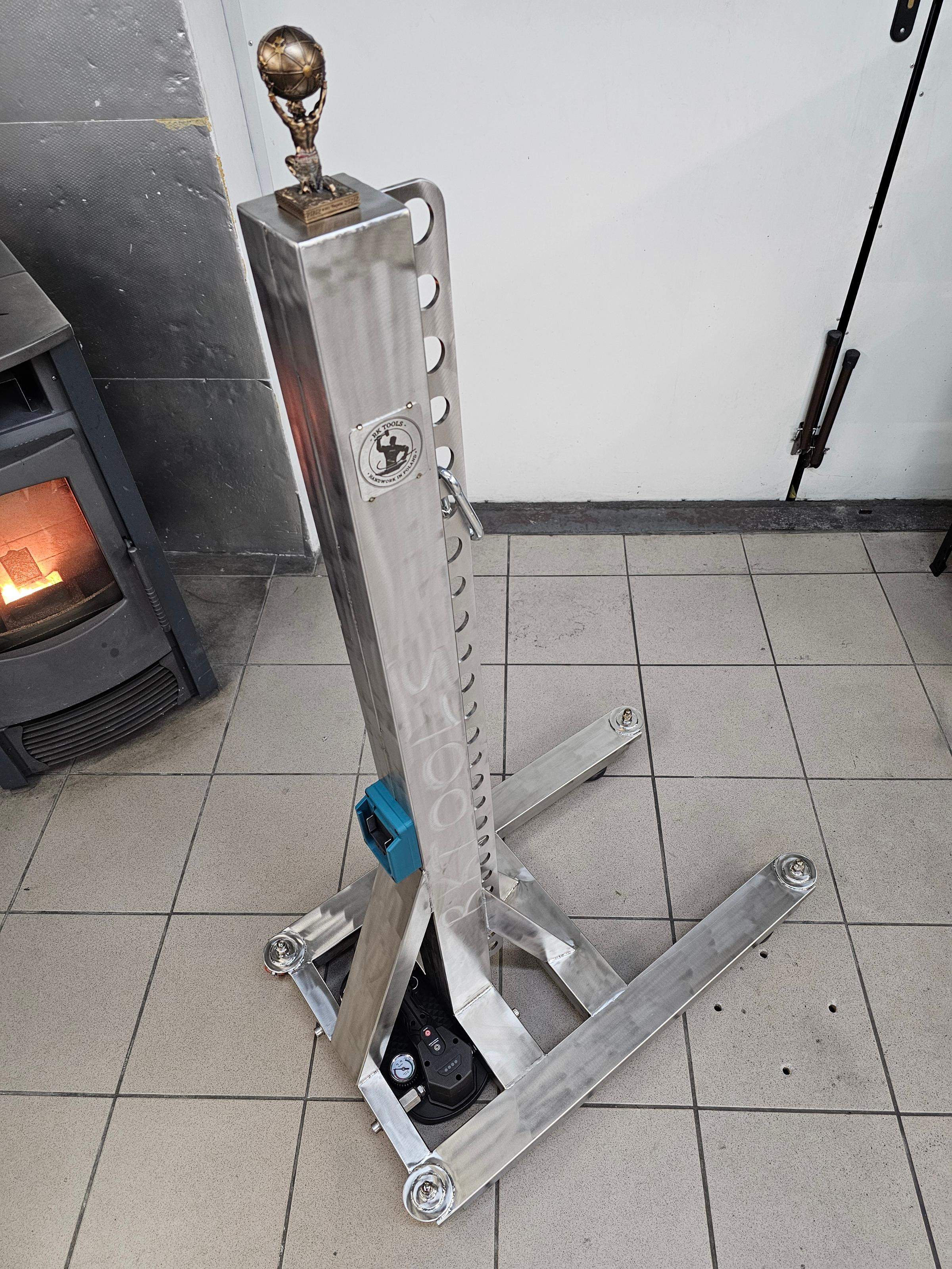 WIEŻA DO CIĄGNIĘCIA AKUMULATOROWA 3