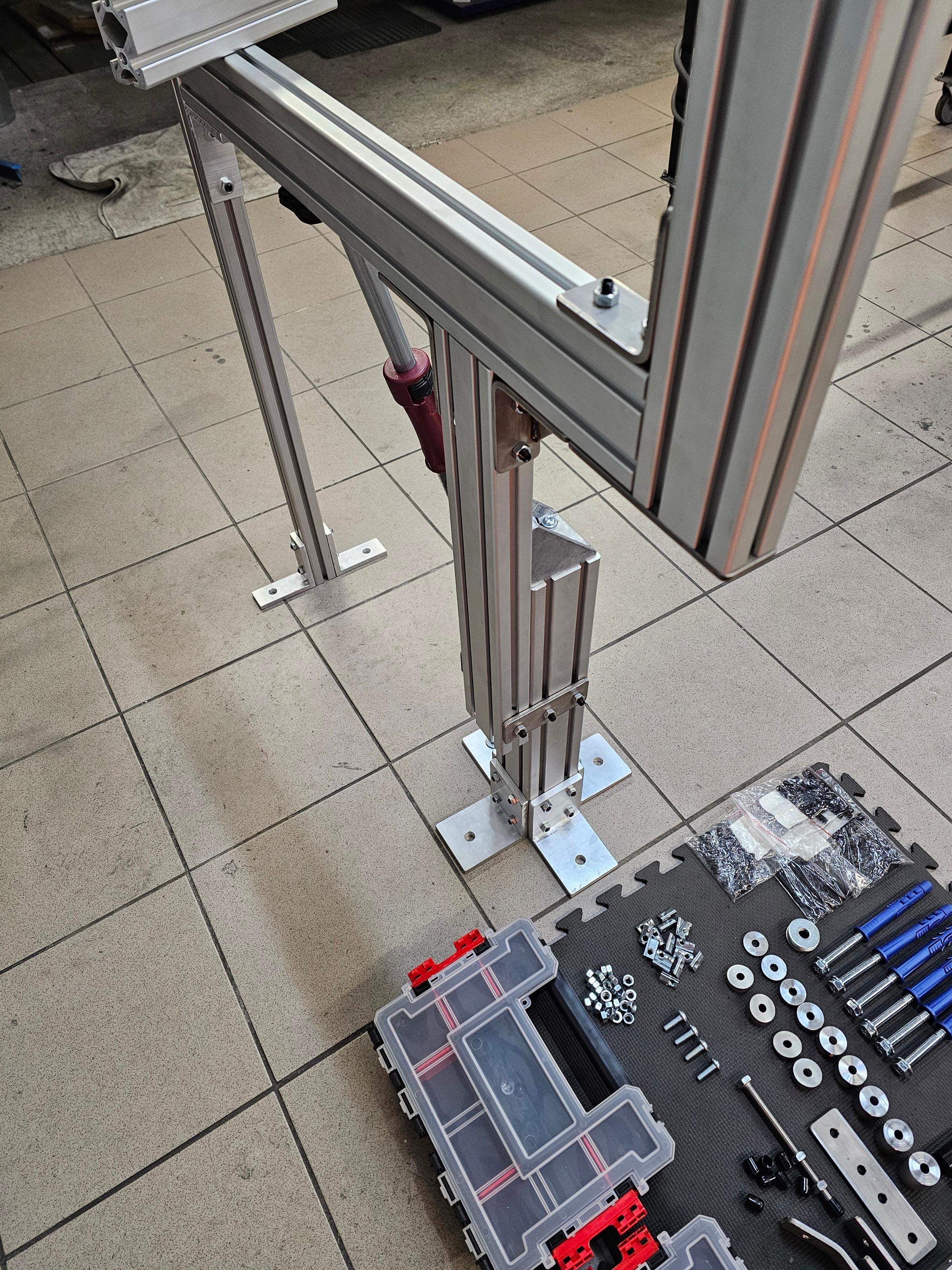 STOJAK DO ZBIORNIKÓW MOTOCYKLOWYCH 2