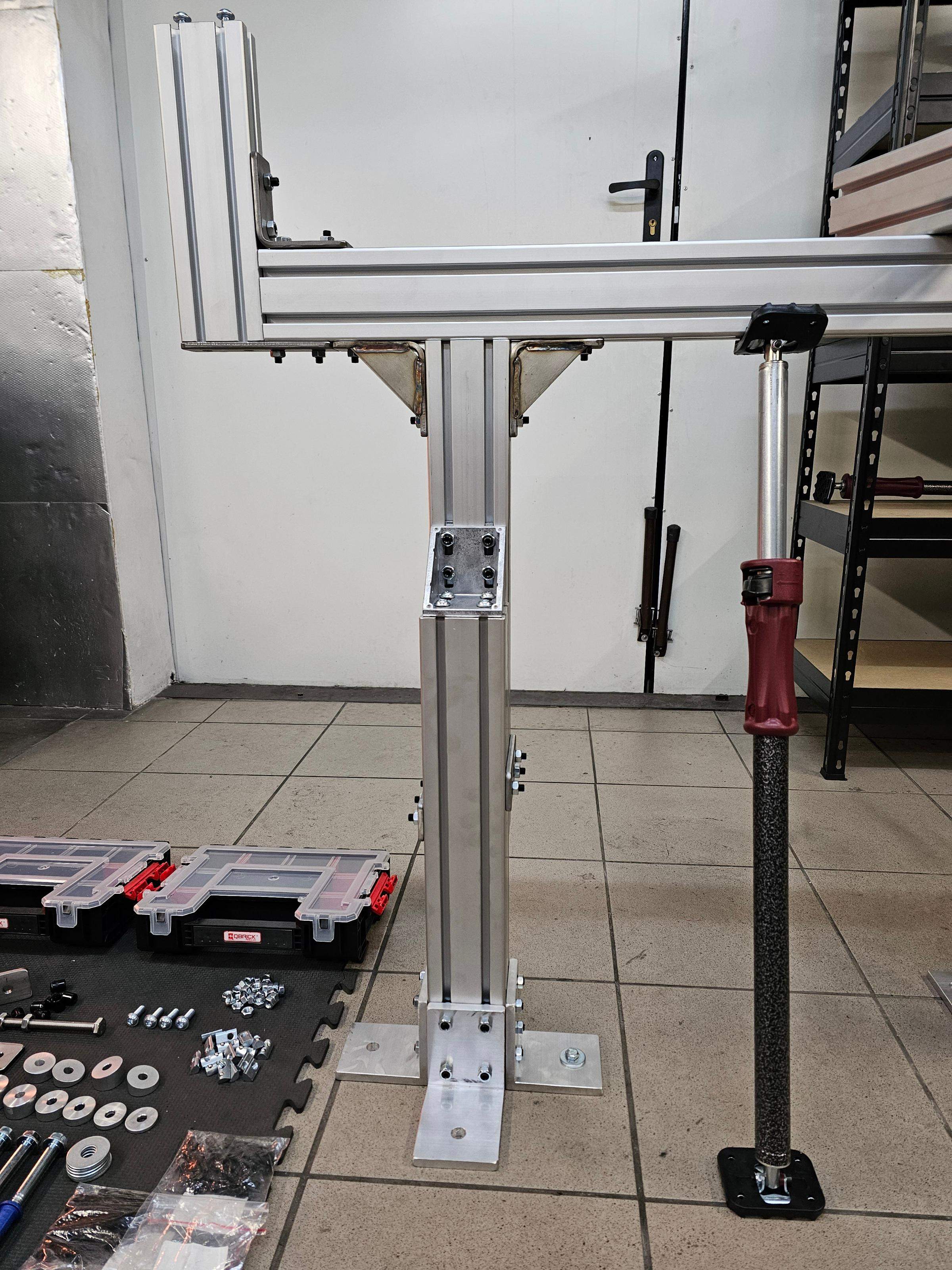 STOJAK DO ZBIORNIKÓW MOTOCYKLOWYCH 1