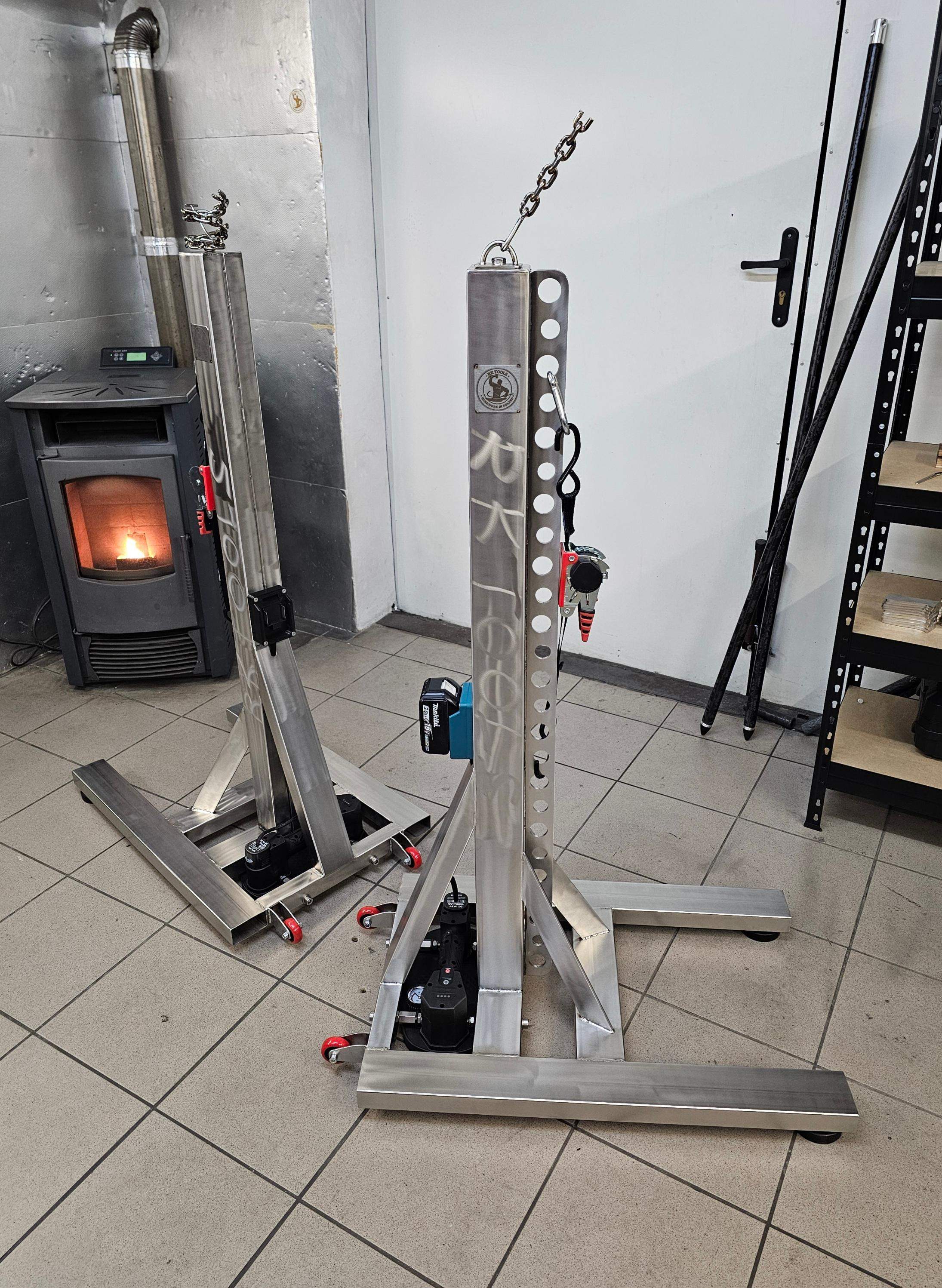 WIEŻA DO CIĄGNIĘCIA AKUMULATOROWA 1