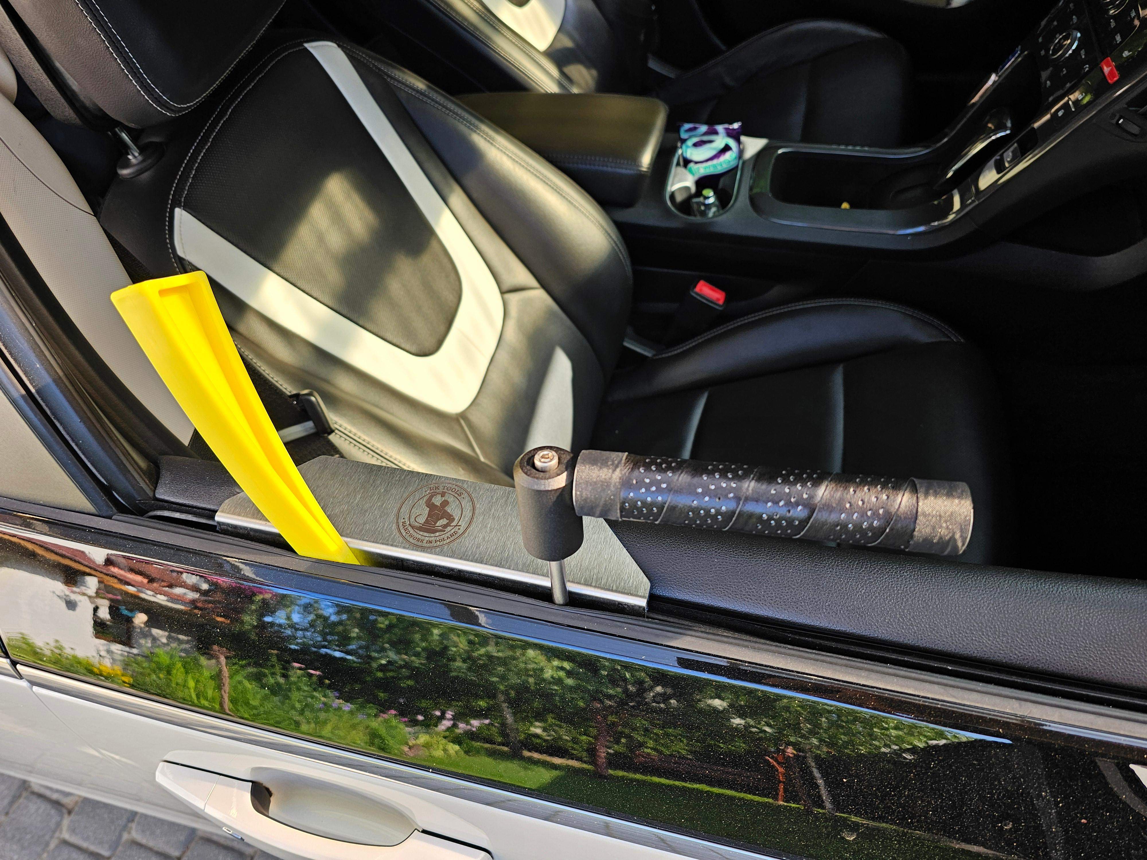 OSŁONA SZYBY STALOWA 6