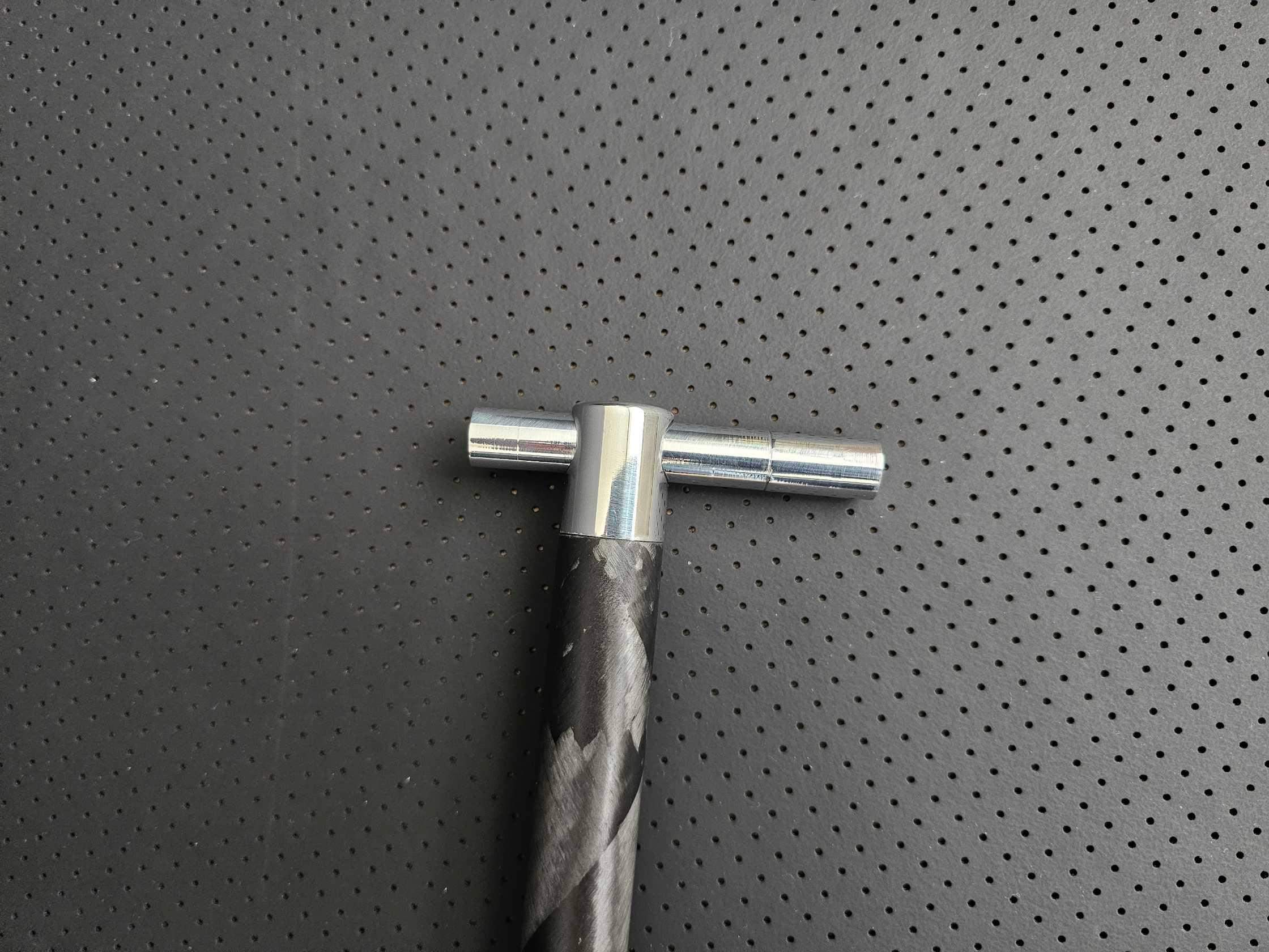 MŁOTEK KARBONOWY 14